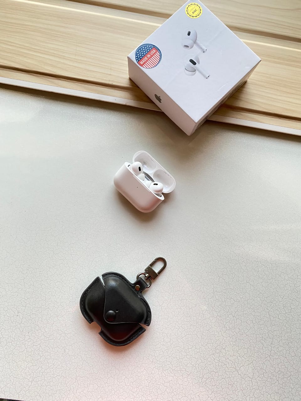 🔥 Airpod pro2 with Leather Case🔥